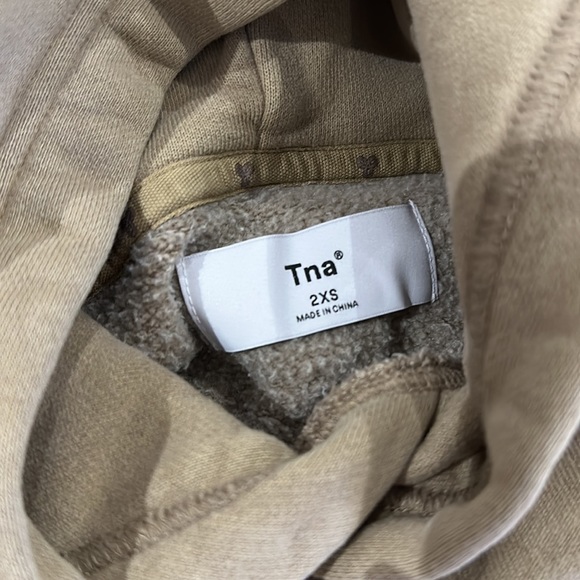 Aritzia TNA Cropped Sweater - Picture 3 of 3
